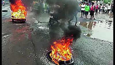 Murder: Murder sparks mob fury in city; vehicles set on fire | Patna ...