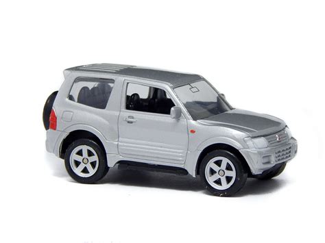 Welly Mitsubishi Pajero Pinin 3 Inch Toy Car | Desertcart INDIA