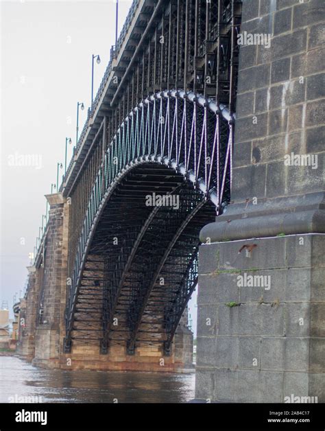 Eads Bridge in Saint Louis across Mississippi River Stock Photo - Alamy