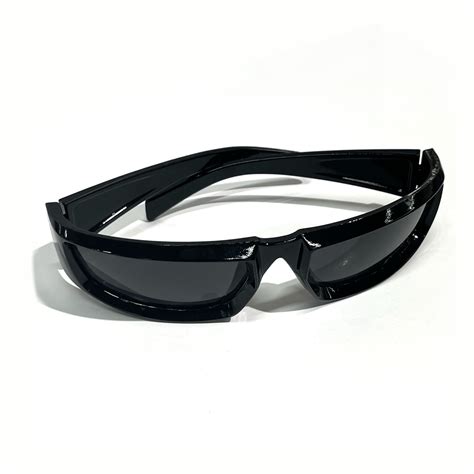 All-Black Shield Style Wraparound Sunglasses – Escape Closet