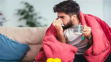 Touch Therapy For Cold & Cough: एक्सपर्ट बताते हैं, सर्दी जुकाम, बुखार ...