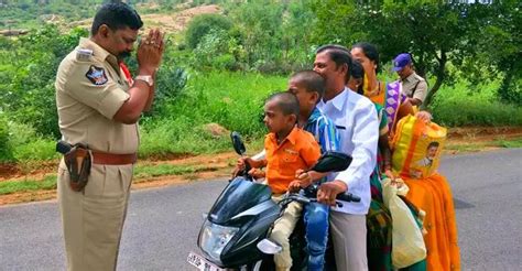 10 characteristics of IDIOTIC motorcycle & scooter riders