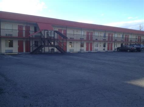 EXECUTIVE INN (Calhoun) - Motel Reviews, Photos, Rate Comparison ...