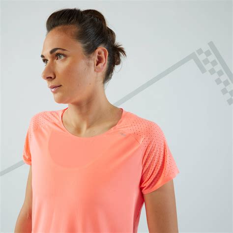 Women's Lightweight KIPRUN Run 900 Light running T-shirt - Coral