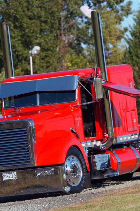 Download wallpaper custom, classic, truck, freightliner, big rig ...