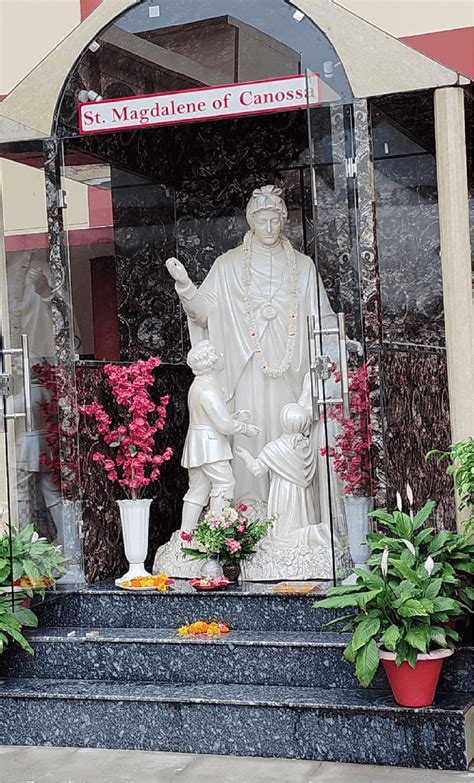 Canossa School, Lucknow | Home