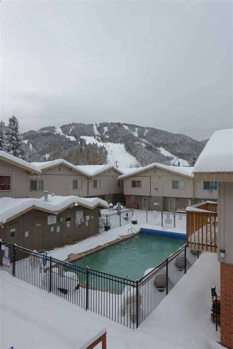 Edelweiss Condominiums | Red River Lodging