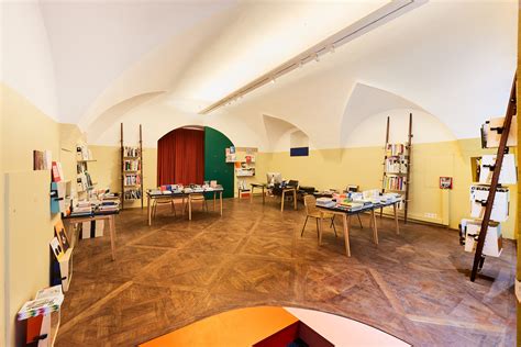 Buchhandlung — Buchhandlung Lia Wolf