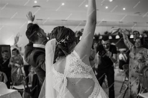 Professional Groomsmen Dancing for Bride 的图像结果