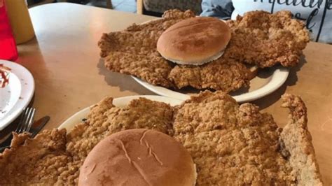 Twitter Left Confused by Unusual Burger Featuring Massive Chicken Patty ...
