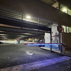 GEICO GARAGE - Updated January 2026 - 18 Photos & 28 Reviews - 400 W ...