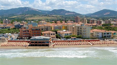 HOTEL IL DELFINO (San Vincenzo) - Hotel Reviews, Photos, Rate ...