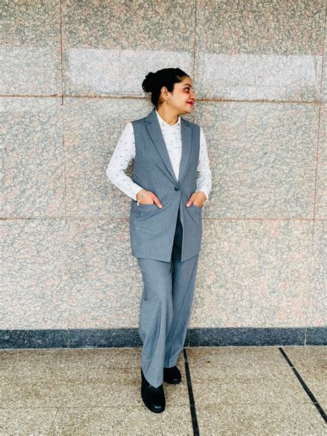 Check styling ideas for「Satin Blouse、Pleated Wide Pants」| UNIQLO IN