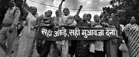 Thirty years later, photographer Raghu Rai returns to site of his ...