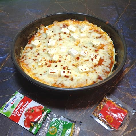 Paneer Cheese Pizza | FoodsFactory