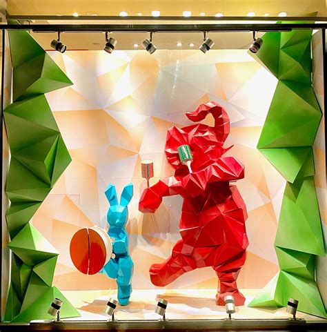 How to Design a Window Display 的图像结果