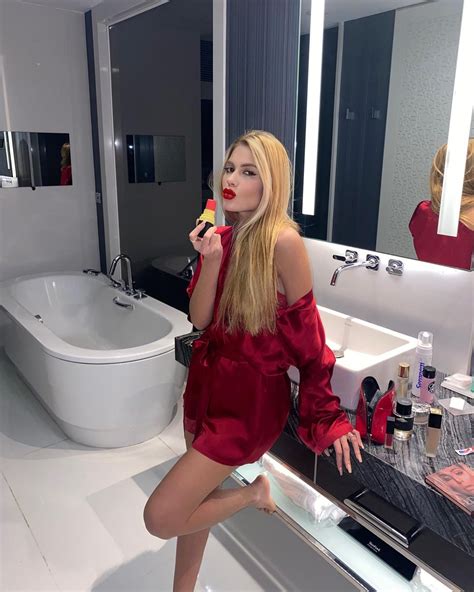 Bahar Candan'ın Seksi Pozları - Adult Resimler