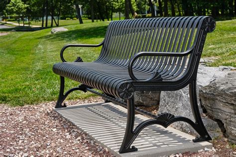 户外铁艺公园椅 长椅焊接广场椅子 室外园林休闲铸铁铸铝椅-阿里巴巴