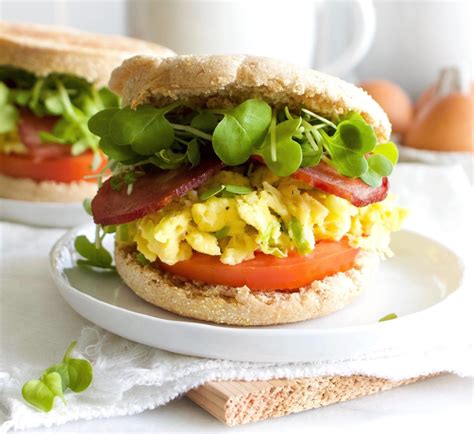Healthy Breakfast Egg Sandwich