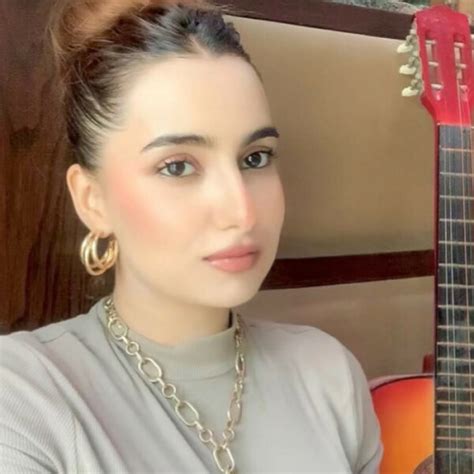 Mahroshik - English teacher - ₹3339/h