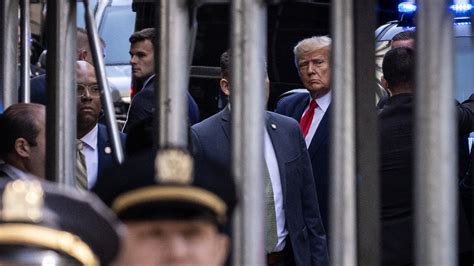 Without a Trump Mug Shot, His Campaign Puts One on a T-Shirt - The New ...