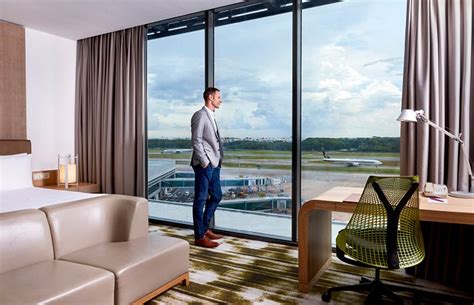 Crowne Plaza Changi Airport, an IHG Hotel Rooms: Pictures & Reviews ...
