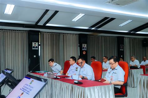 Pj Bupati Kampar Ikuti Evaluasi Penilaian Kinerja Triwulan I ...