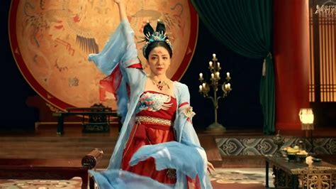 一曲洛阳旧事，她名动天下，终于知道为何“从此君王不早朝”了 | 中国舞台