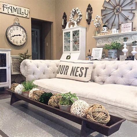 Antique Farmhouse Living Room Ideas | www.cintronbeveragegroup.com