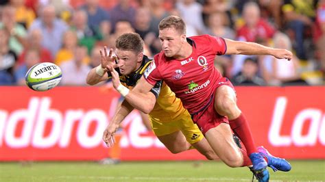 Reds 15 - 34 Hurricanes - Match Report & Highlights