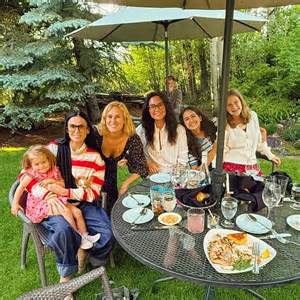 Bruce Willis' wife Emma Heming gets fans talking with glimpse of family's summer away from LA ...