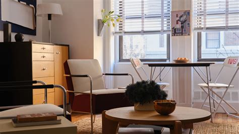 This Interior Designer Turned His 250-Square-Foot Apartment Into His ...