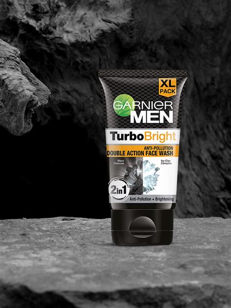 Garnier Men Turbo Bright Power Double Action Charcoal Face Wash 150 g ...