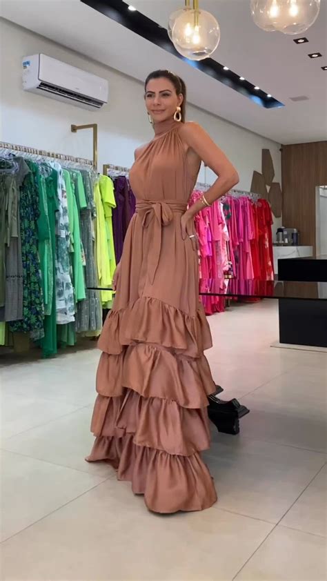 Pin de htc dgr em 2024 YAZ 2 em 2024 | Vestidos, Looks minimalistas, Looks