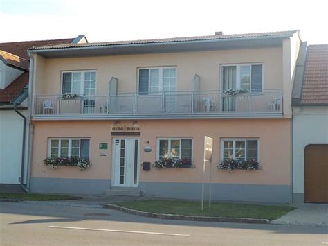 WEINBAU UND GASTEHAUS RINGBAUER (Podersdorf am See) - Inn Reviews ...