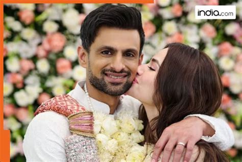 Pakistan star cricketer opens up on texting female actors, says ...