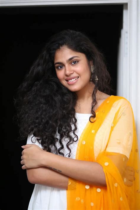 Faria Abdullah : ఫరియా అబ్దుల్లా అందాలు చూసి ఆహా అనాల్సిందే.. | Faria ...