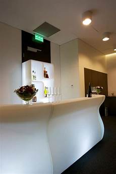 bancone bar illuminato bancone bartolomeo corner luminoso plust designperte it bancone bar illuminato bancone bartolomeo corner luminoso plust designperte it