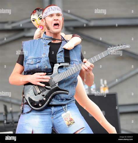 May 17, 2008 - Columbus, Ohio; USA - Guitarist ADAM DUTKIEWICZ of the ...