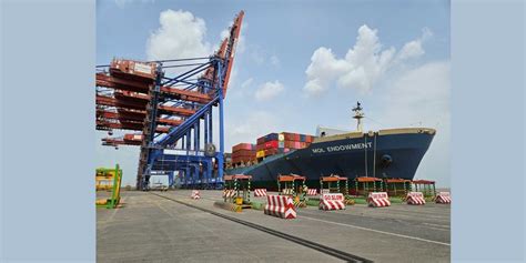 Gujarat Pipavav Port Cargo Volume Increases In Q2 FY24; Containers Up ...