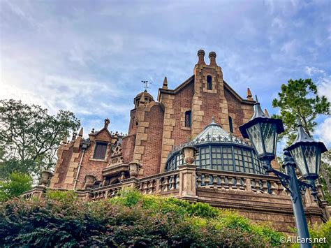 Something Is MISSING From Disney World's Haunted Mansion Ride - AllEars.Net