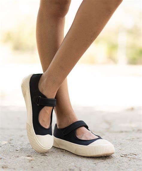 Jiro Black | Canvas Shoes by Theater – Theater.xyz