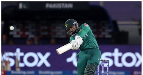 VIDEO: पाकिस्तानी खिलाड़ी ने ऑस्ट्रेलिया में उड़ाया गरदा, बॉलर को मारने ...