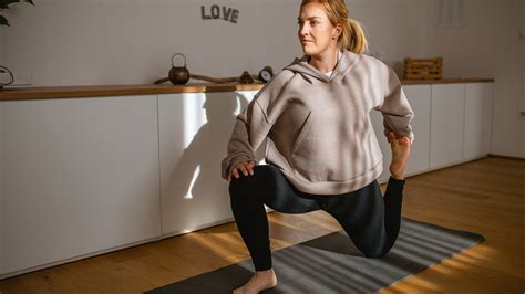 The 6 Best Quad Stretches to Build Strength and Flexibility - GoodRx