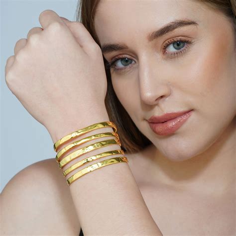 Buy Bold Bash Statement Cuff Bracelet Online in India | Zariin