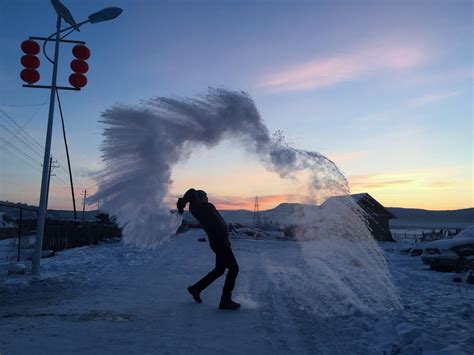 漠河迎-43.5℃入冬最低温 神州北极“泼水成冰”_社会奇趣_湖南红网新闻频道