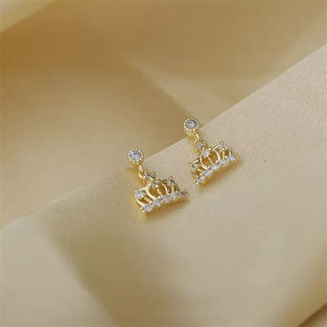 Cute Shine Simple Crown Earrings Gold – Salty Accessories