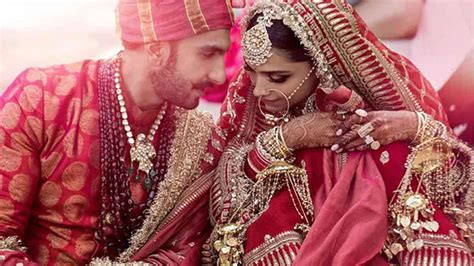 Ranveer Removes Wedding Photos with Deepika? Fans React with Humor ...