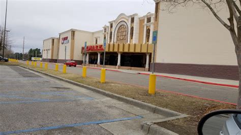 Movie Theater «Cinemark 16», reviews and photos, 15171 Crossroads Pkwy ...
