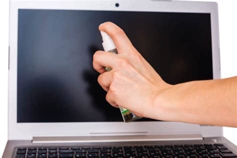 How to Clean Computer Screen at Home 的图像结果